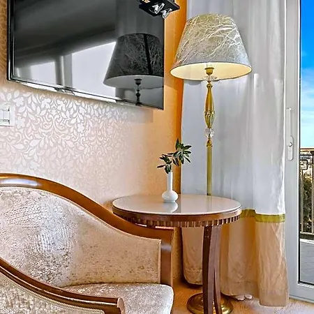 호텔 Boutique Oasi 풀라